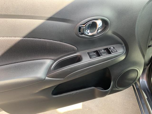 39128-nissan-versa-2018-fwd