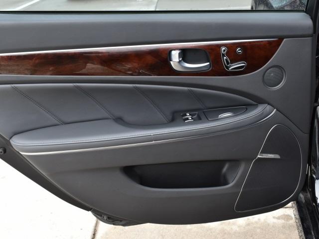 3919-hyundai-equus-2016-e0422r85