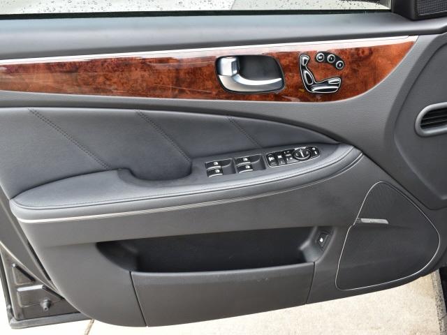 3922-hyundai-equus-2016-e0422r85