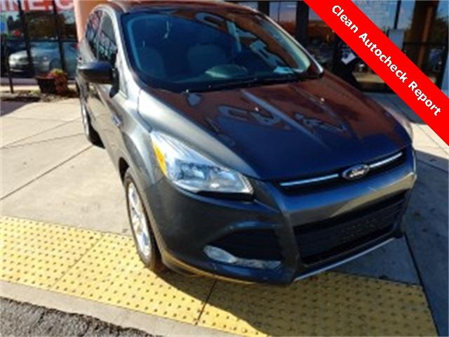 39223-ford-escape-2016-fwd