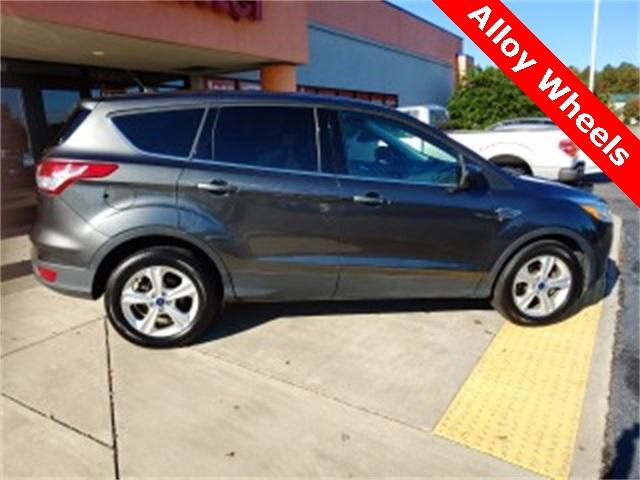 39233-ford-escape-2016-fwd