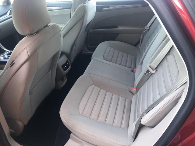 39308-ford-fusionhybrid-2018-fwd