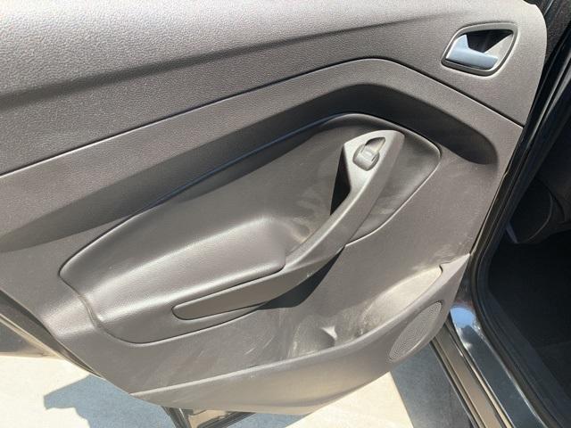 39373-ford-escape-2015-2wd