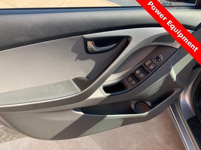 39440-hyundai-elantra-2016-fwd