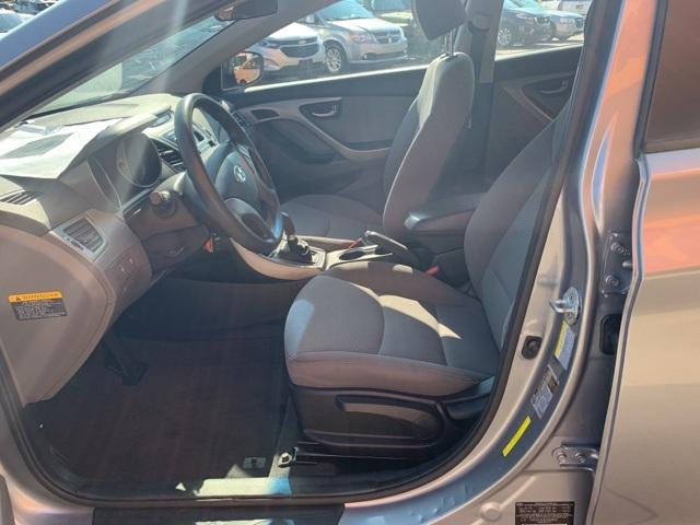 39443-hyundai-elantra-2016-fwd