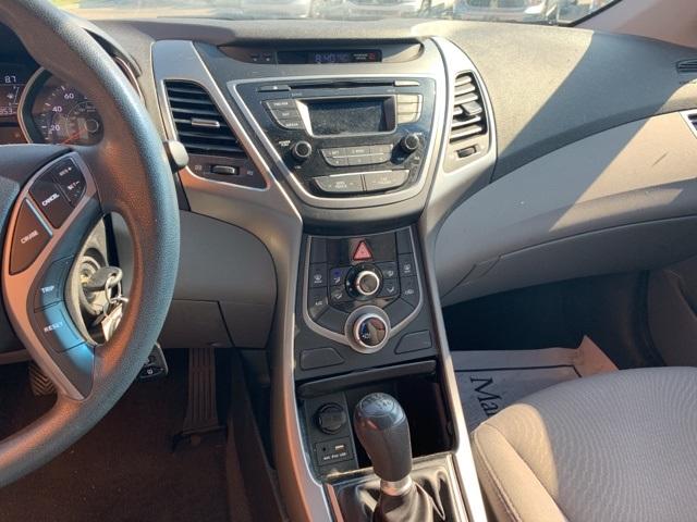 39449-hyundai-elantra-2016-fwd