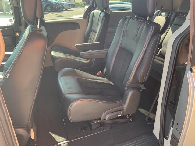 39484-dodge-grandcaravan-2018-fwd