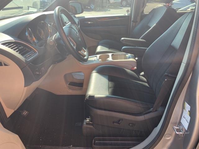 39485-dodge-grandcaravan-2018-fwd
