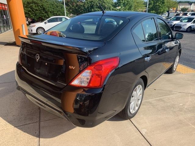 39521-nissan-versa-2018-fwd
