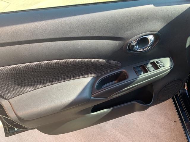 39526-nissan-versa-2018-fwd