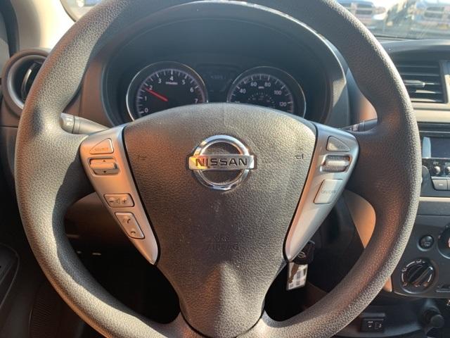 39527-nissan-versa-2018-fwd
