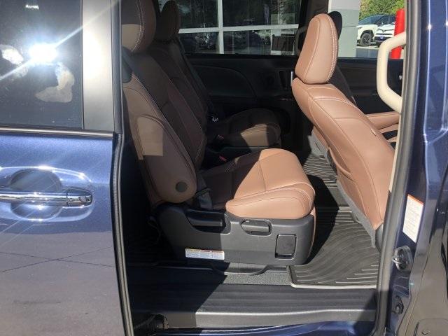 3962-toyota-sienna-2020-5357