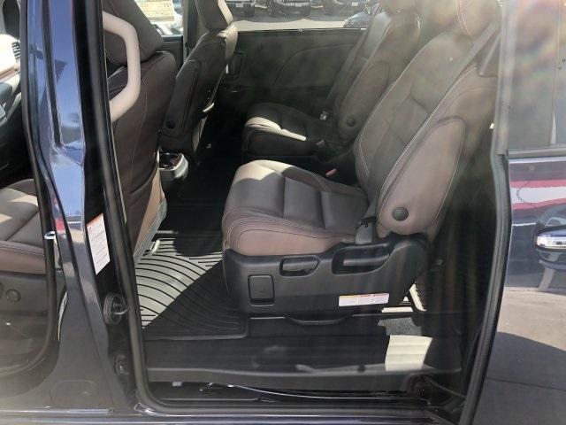 3965-toyota-sienna-2020-5357