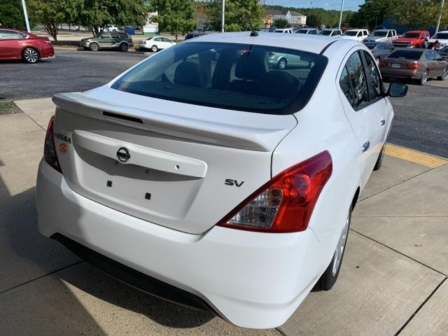 39654-nissan-versa-2018-fwd