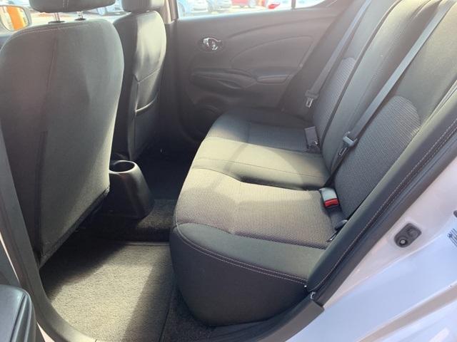 39656-nissan-versa-2018-fwd