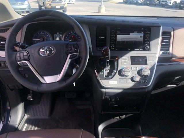 3966-toyota-sienna-2020-5357