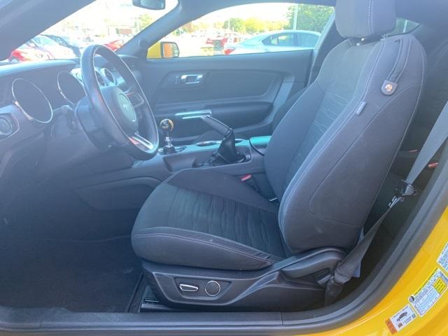 39668-ford-mustang-2016-rwd