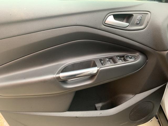 39683-ford-escape-2018-4wd