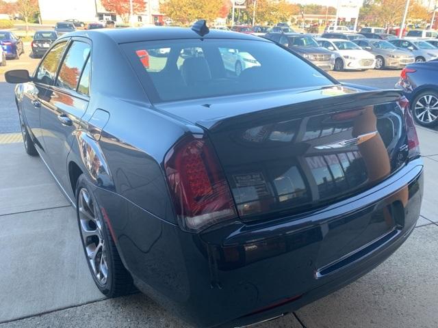 39758-chrysler-300-2018-rwd