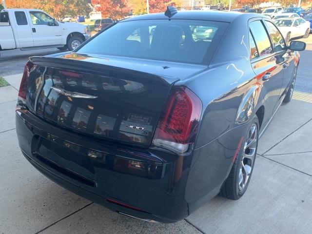 39759-chrysler-300-2018-rwd