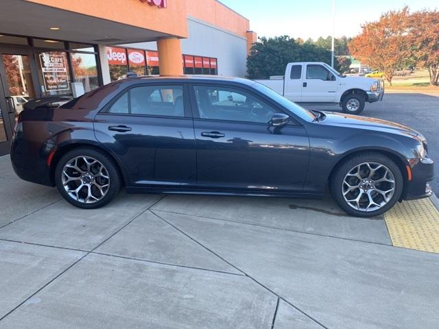 39760-chrysler-300-2018-rwd