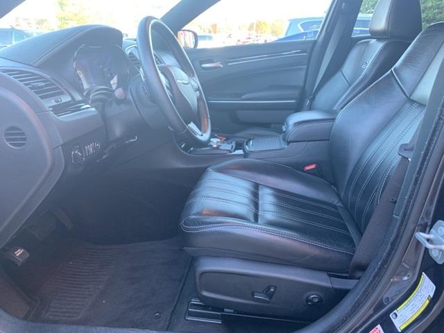 39763-chrysler-300-2018-rwd