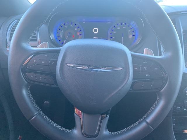 39765-chrysler-300-2018-rwd