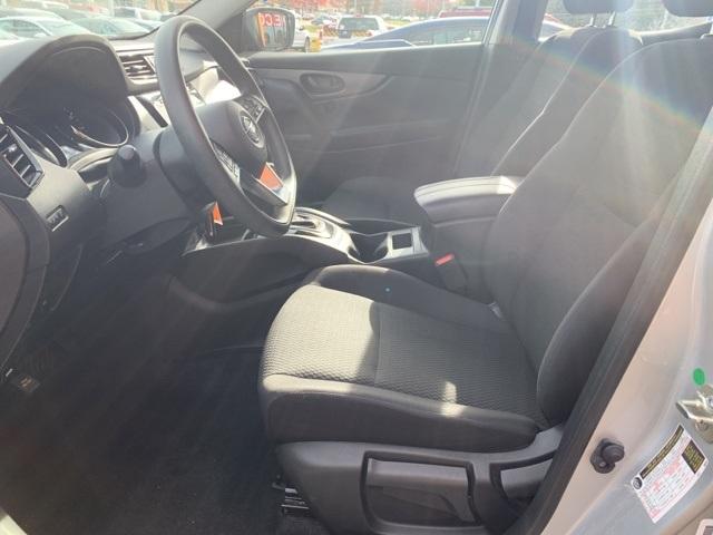 39852-nissan-roguesport-2018-awd