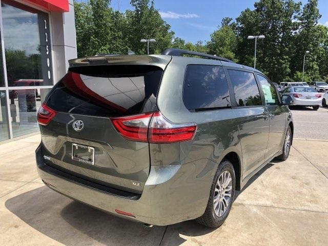 3992-toyota-sienna-2020-5348