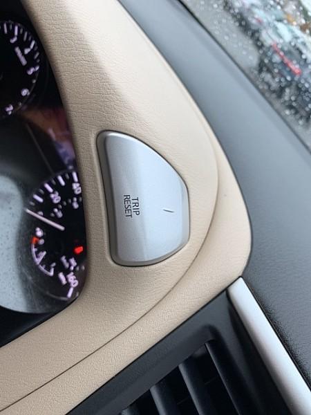 39921-nissan-pathfinder-2018-fwd