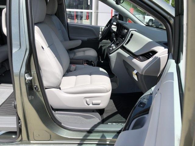 3994-toyota-sienna-2020-5348