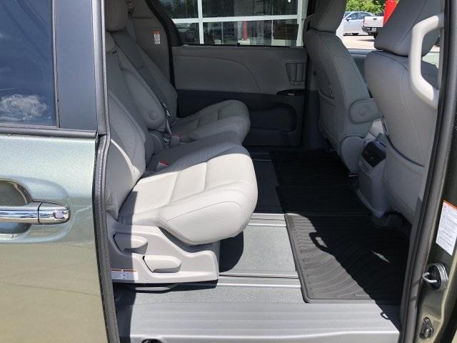 3995-toyota-sienna-2020-5348