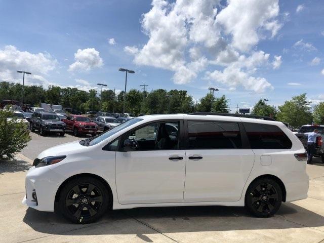 4004-toyota-sienna-2020-5342