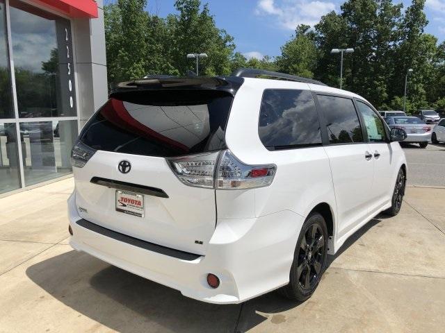 4008-toyota-sienna-2020-5342