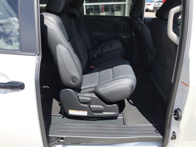 4010-toyota-sienna-2020-5342