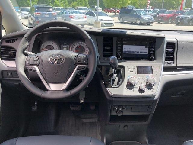 4013-toyota-sienna-2020-5342