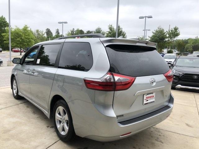 4020-toyota-sienna-2020-5338