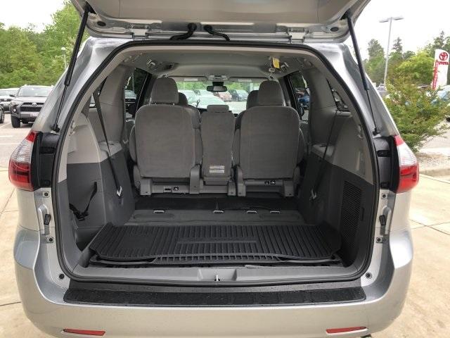 4022-toyota-sienna-2020-5338