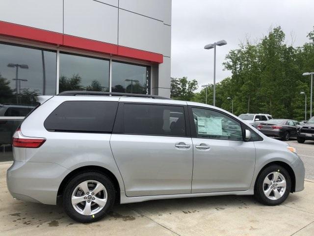 4024-toyota-sienna-2020-5338