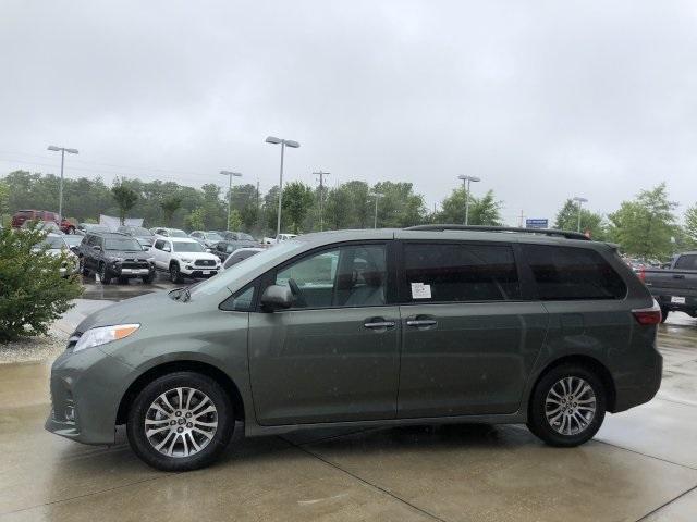 4035-toyota-sienna-2020-5348
