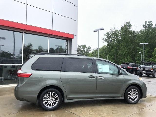 4039-toyota-sienna-2020-5348