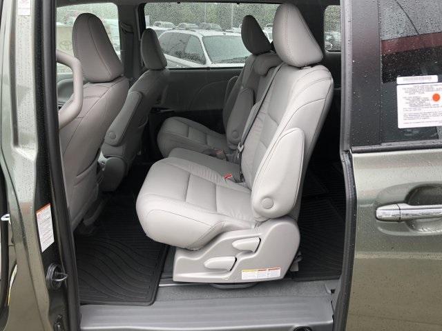 4043-toyota-sienna-2020-5348