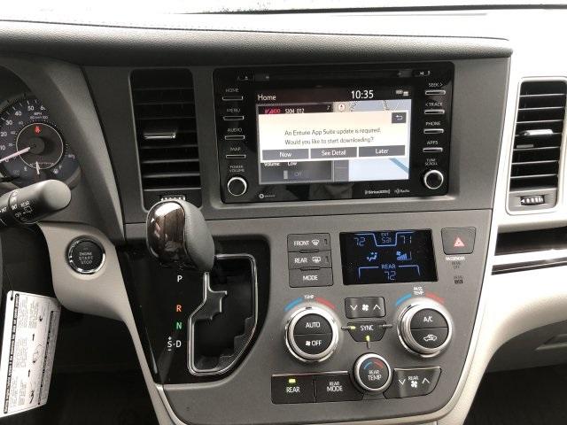 4046-toyota-sienna-2020-5348