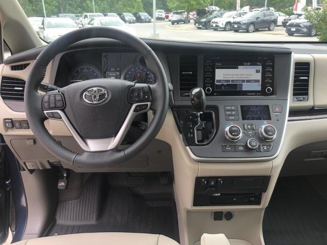4060-toyota-sienna-2020-5349