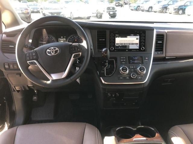 4187-toyota-sienna-2019-5387