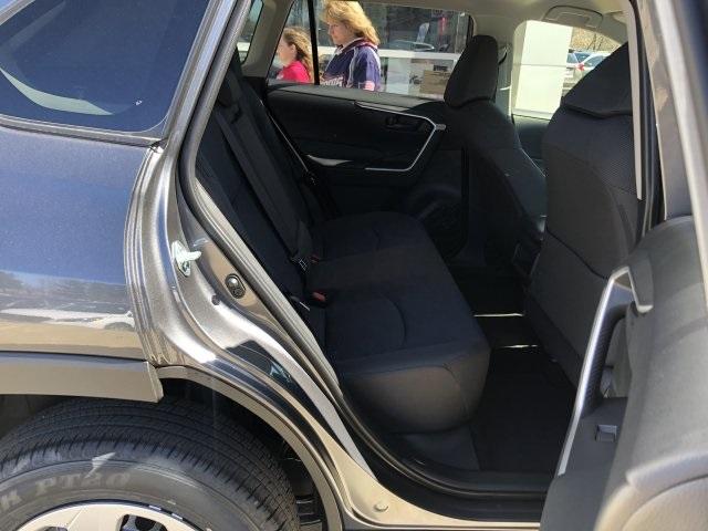 4310-toyota-rav4-2019-4432