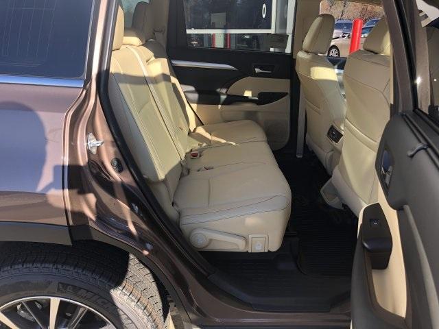 4677-toyota-highlander-2019-6953