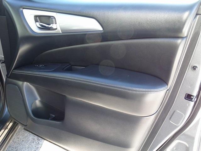 50388-3463-nissan-pathfinder-2017-25417