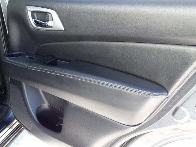 50390-3463-nissan-pathfinder-2017-25417