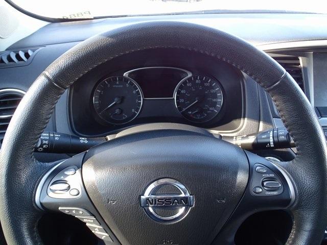 50422-3463-nissan-pathfinder-2017-25417